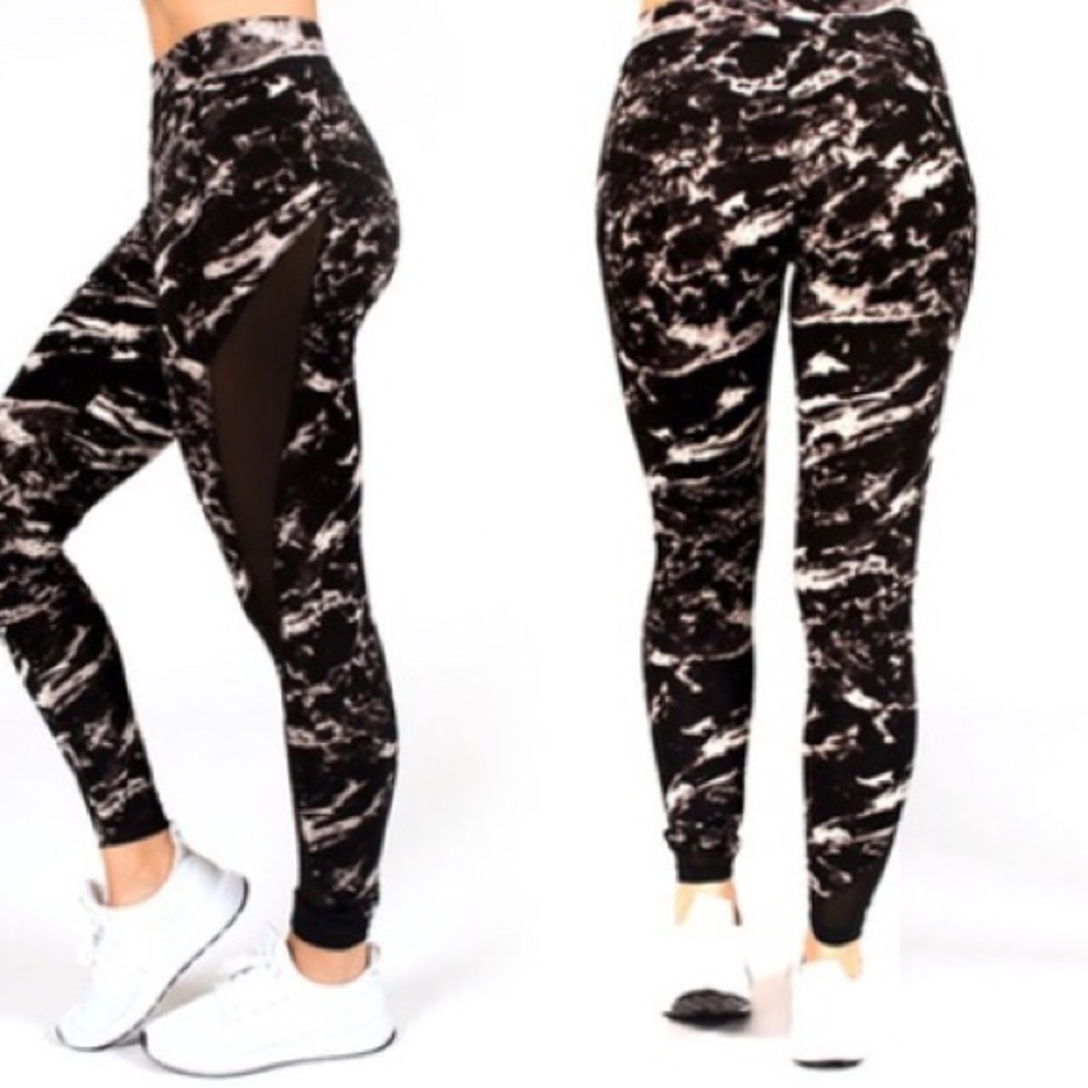 Beautiful workout  leggings with mesh on the side